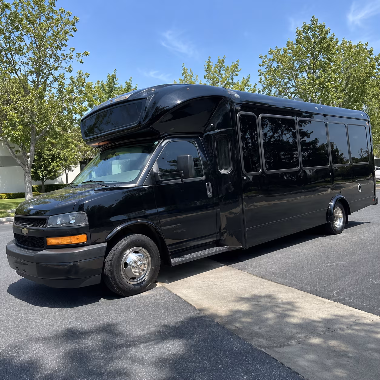 bridgeport 15 passenger party bus