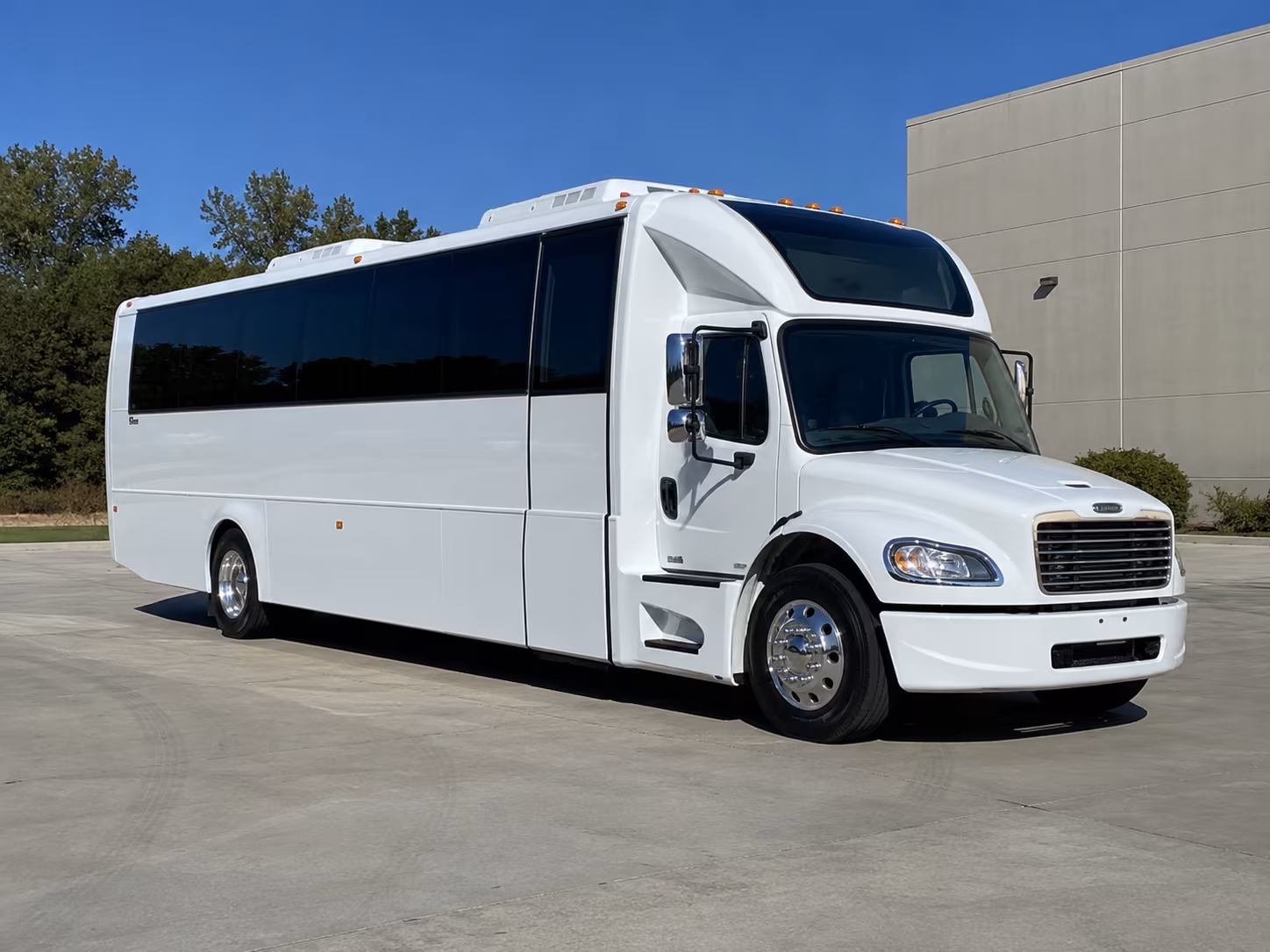 bridgeport 28 passenger party bus