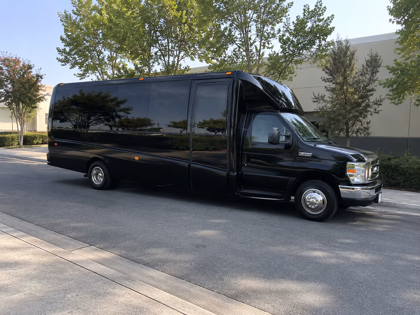 rent a bus to connecticut wine and harvest festivals near bridgeport
