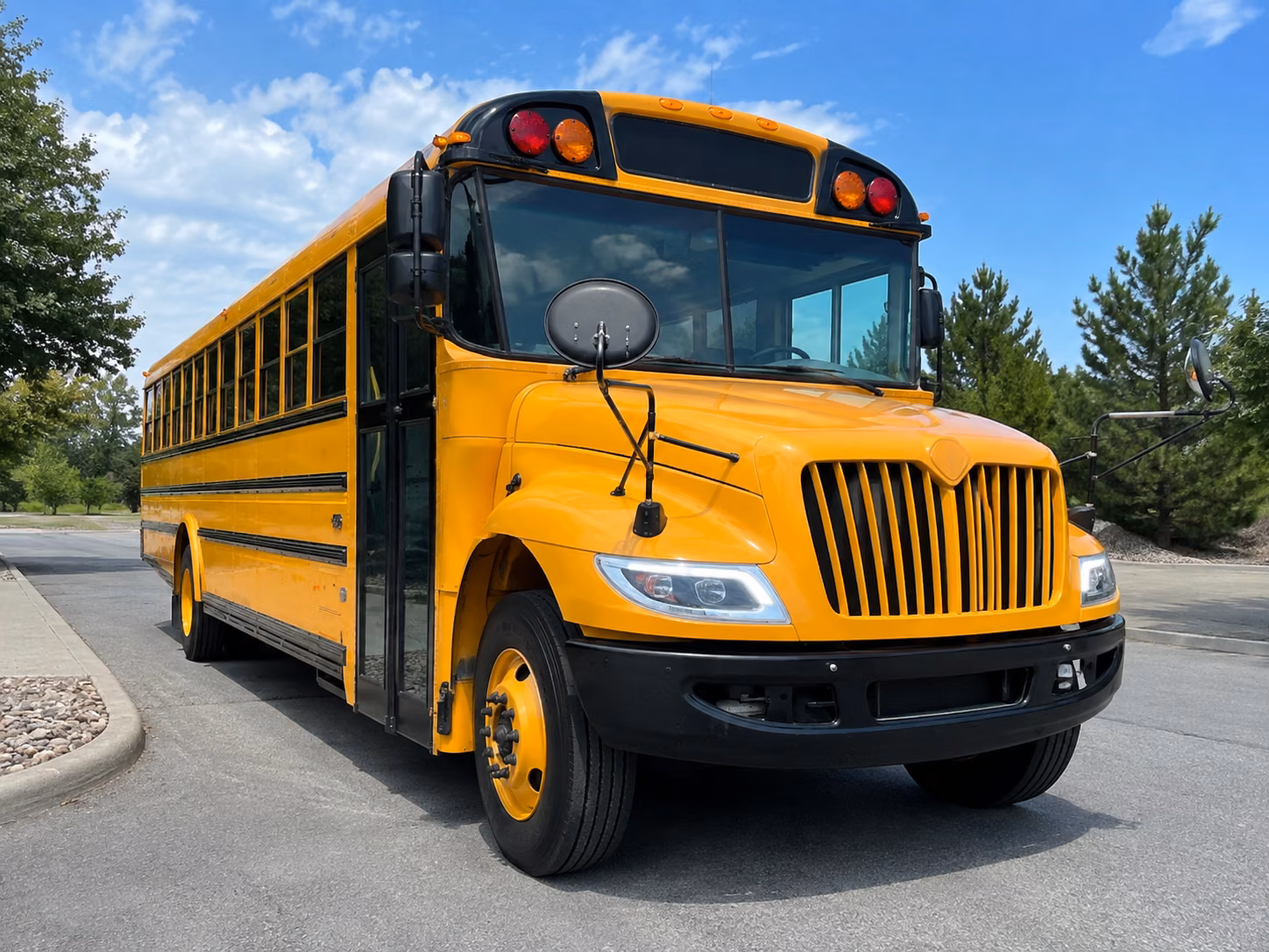 school bus rentals for bridgeport zoo and nature field trips